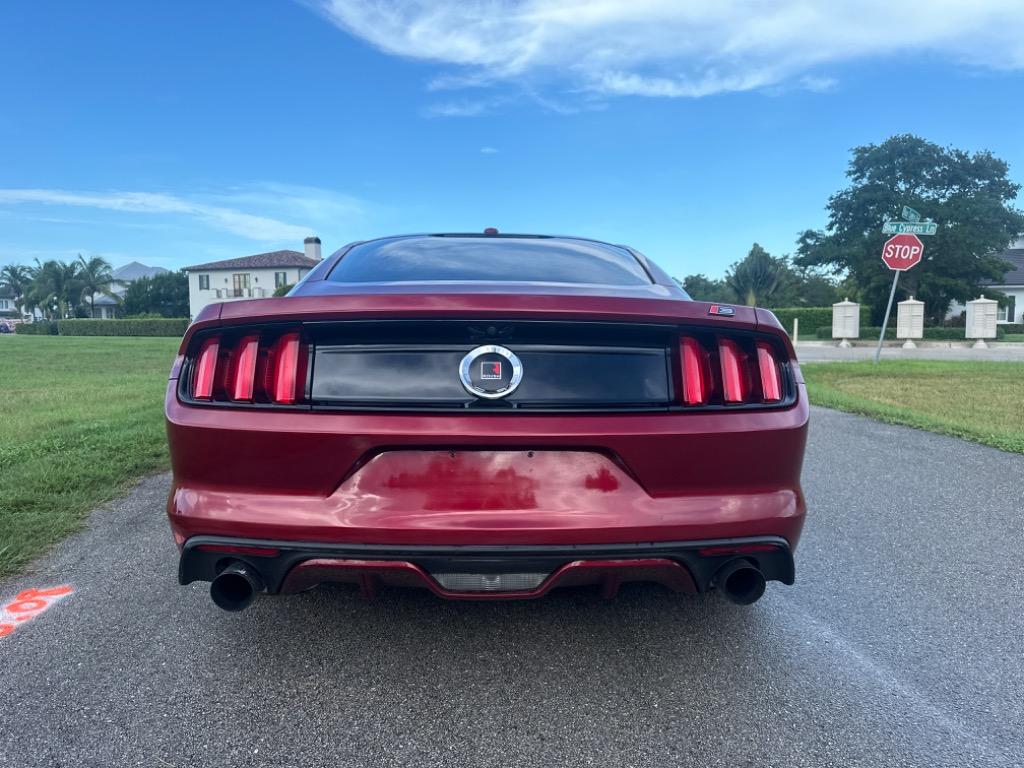 2017 Ford Mustang - $39,995